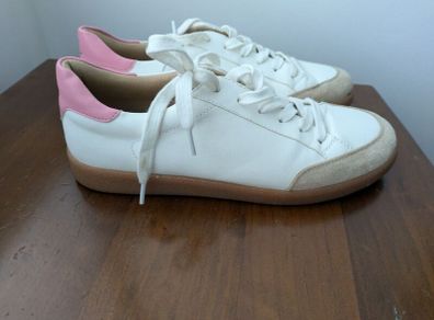Vanessa wu trainers