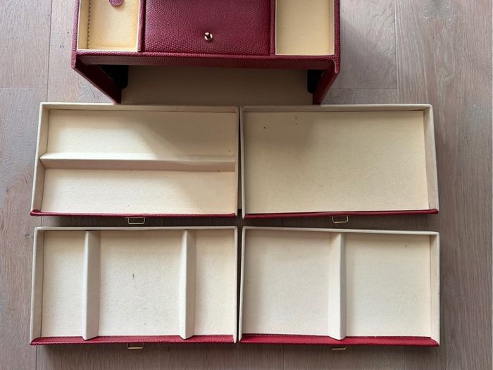 Large Burgundy Vintage Style Jewellery Box with Mirror and Drawers