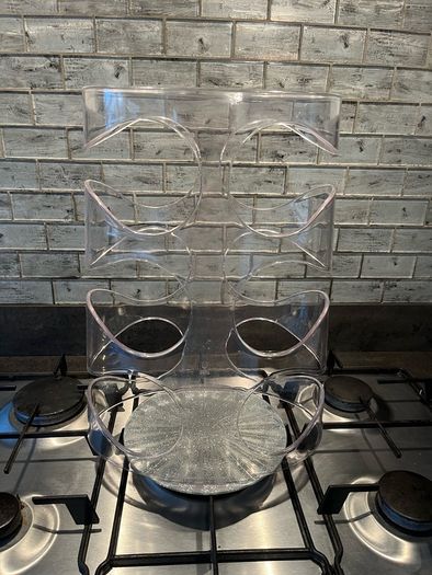 Acrylic wine rack