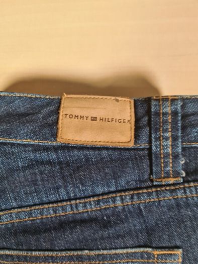 womens Tommy Hilfiger cropped jeans dark blue navy denim Size W 32 L 26