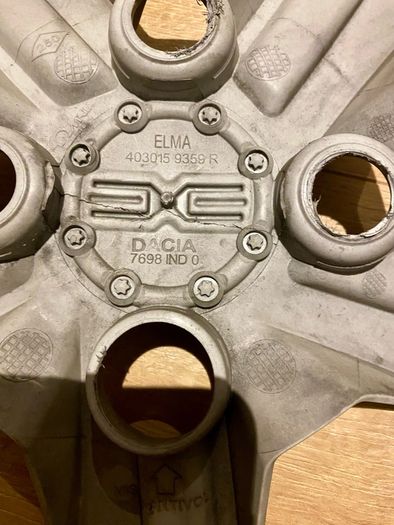 Dacia Sandero 15" hubcap