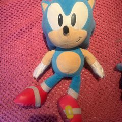 Sonic soft toy