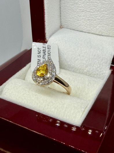 Gold Luxuriant 9K Yellow Gold AAA Loop Clean Chantaburi Yellow Sapphire & Lab Grown Diamond