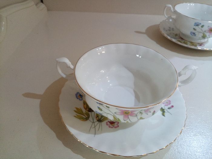 Richmond Bone China Soup Coupes & Saucers Set 'Wild Anemone'