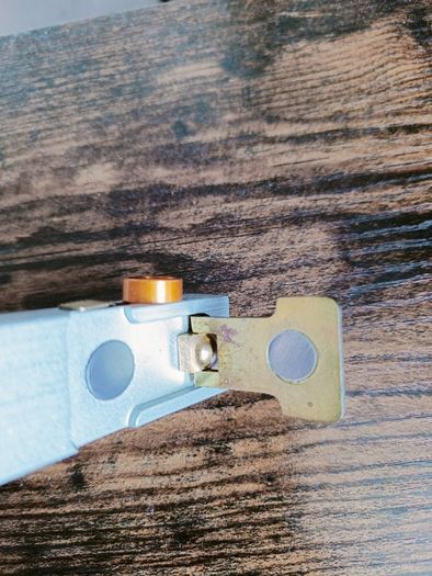 Fuel-less and Flame-less pocket cigarette lighter
