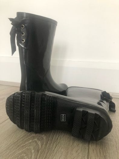 rain boots