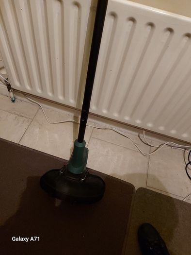 Bosch Easy 23cm Garden Strimmer in very good condition