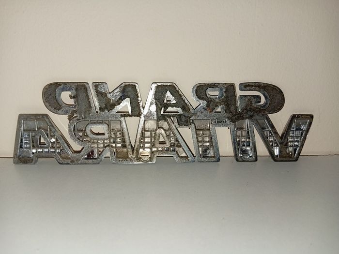 suzuki grand vitara trunk tailgate boot lid emblem badge decal logo chrome rear