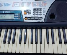 2 yamaha keyboard.2 keyboard cases.1 Herxules Double keyboard stand.2 keyboard power packs.