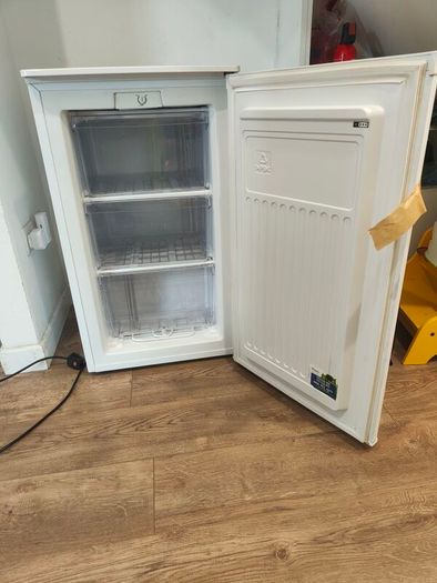 Whirlpool freestanding small freezer