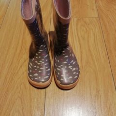 Girls wellies