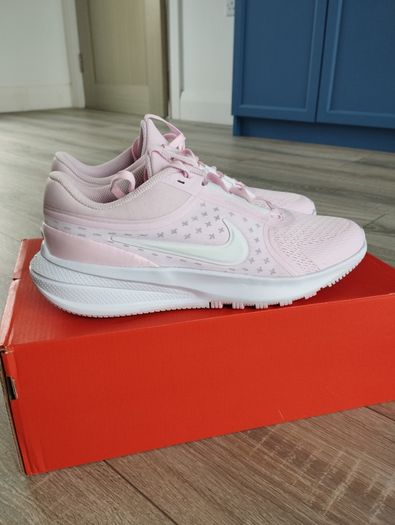 Nike Trainers UK Size 5.5