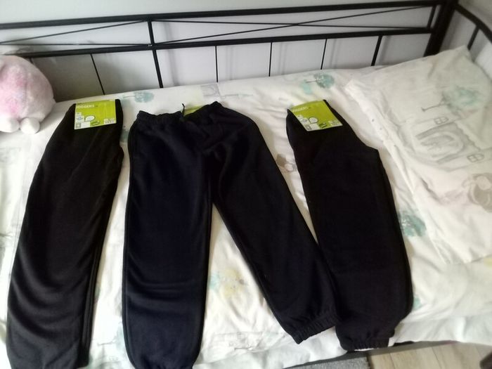 Girls Joggers aged 8-10  new