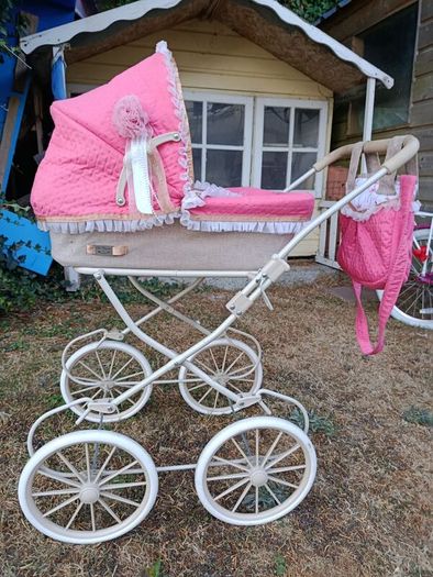 Spanish dolls pram