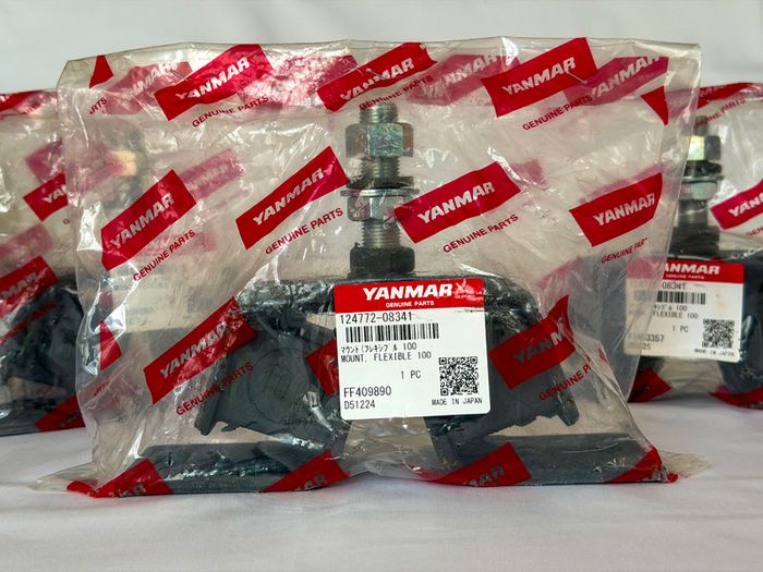 Genuine YANMAR 124772-08341 Mount Flexible 100
