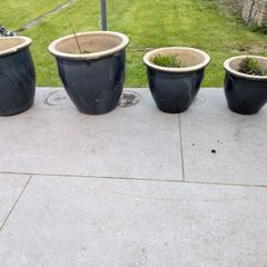 4 glazed plant pots