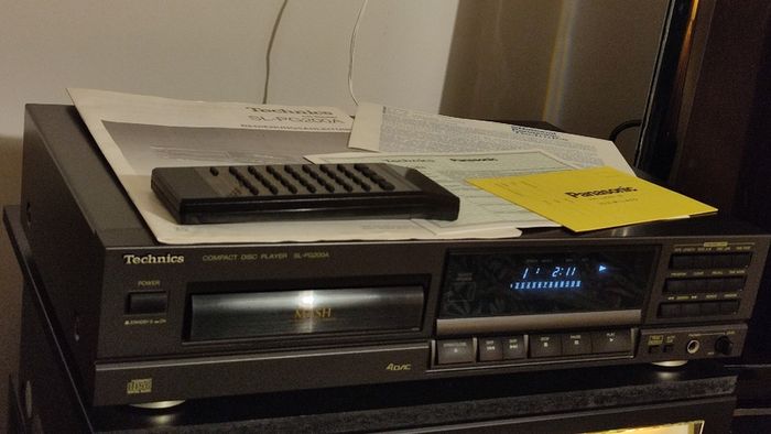 TECHNICS SL-PG200A,CD player. Remote,manuals,full cleaned.