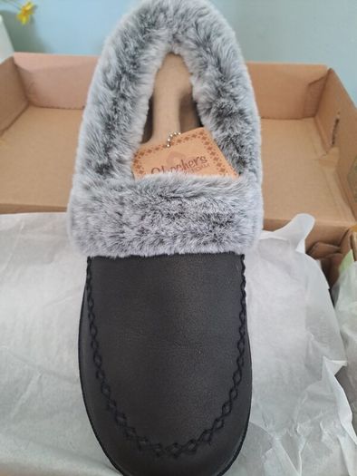 Skechers Slippers women's size 5.5