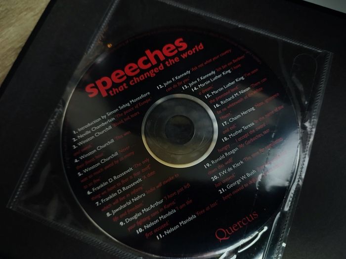 Speeches That Changed The World ! The Words and Stories that Changed The History ! CD Included ! 2005 ! by Quercus Books !