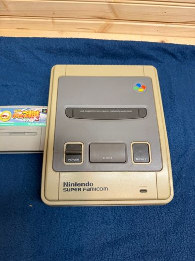 Nintendo Super Famicom Japanese SNES version with game