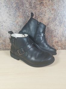 Girls womens Clarks boots Size UK 3.5 EU 36 Black leather