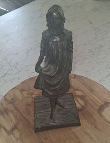 Jeanne Rynhart Figurine " Dancing at Crossroads "