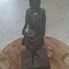Jeanne Rynhart Figurine " Dancing at Crossroads "