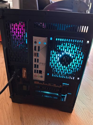 Gaming Pc Rtx 4070 / Ryzen 7 7700 / 32gb Ddr5