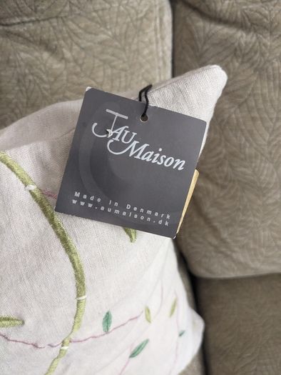 3 Linen AU MAISON Cushions.