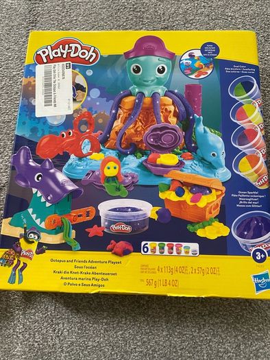Brand new playdoh set