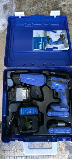 Rawlplug drywall screw gun 3 batteries