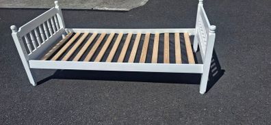 Single bed frame