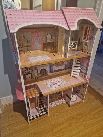 Doll house