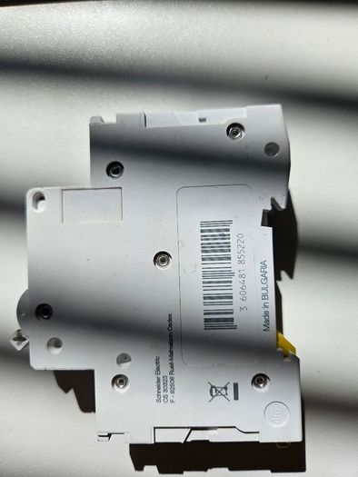 R9F02163 Schneider  63A Type B MCB (Miniature Circuit Breaker)