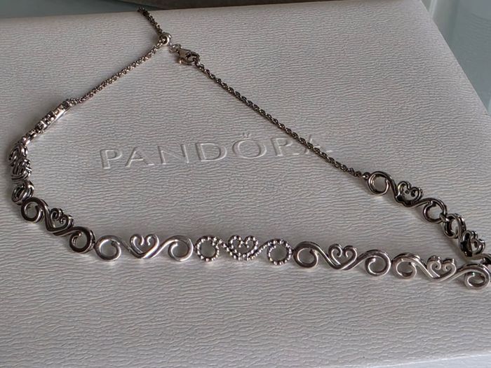 Pandora heart swirls choker necklace very good condition fully hallmarked(no box)