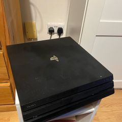 PS4 Pro with controller+games