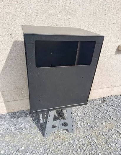 Parcel box