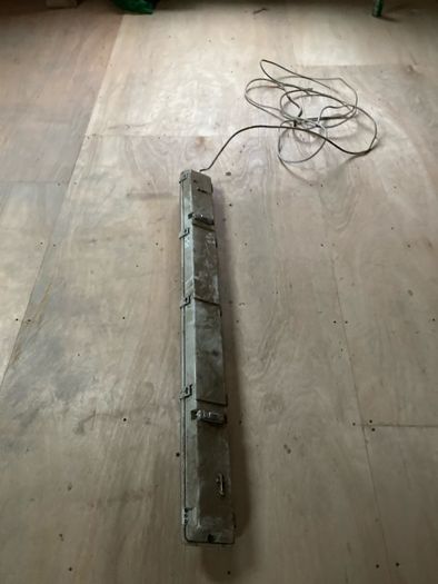 batten light
