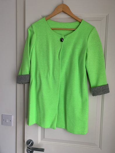 Lovely jacket size uni(6-10) like new
