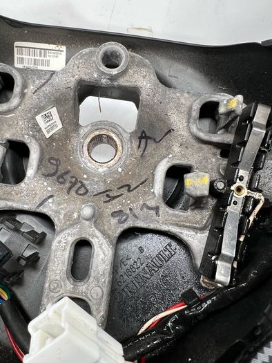 RENAULT Capture 2016 Steering Wheel 6218822B A2l4b64s