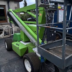 Niftylift  hrn12 and toucan grove manlift