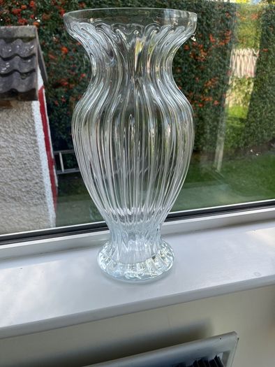 Newbridge Large Elegant 17.5" Wave Design Glass Vase as New