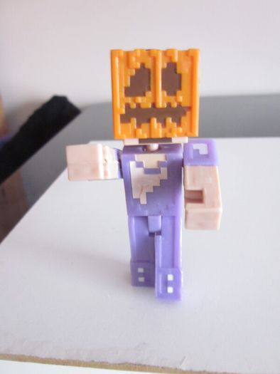 Minecraft Ultimate Armor Steve Figure 3.75"