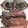 Rare WW2 RAF special duties aircrew grouping of Mk viii flying goggles and leather flying gloves Image 2