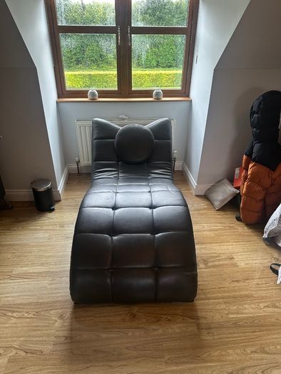 Modern Curved Faux-Leather Chaise Armchair