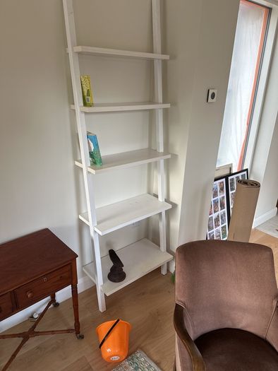 bookshelf