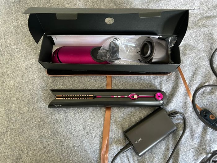Unused Dyson Corrale Cordless Straightener - Fuchsia
