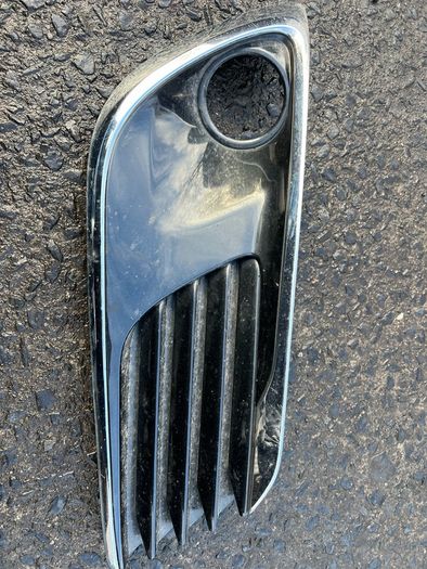 toyota auris grill
