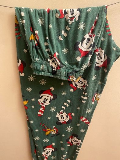 Christmas pyjamas (med)