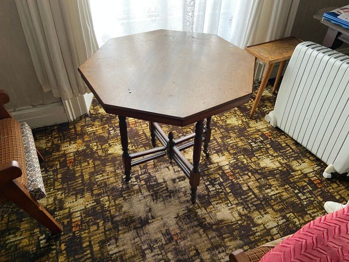 Octagonal occasional